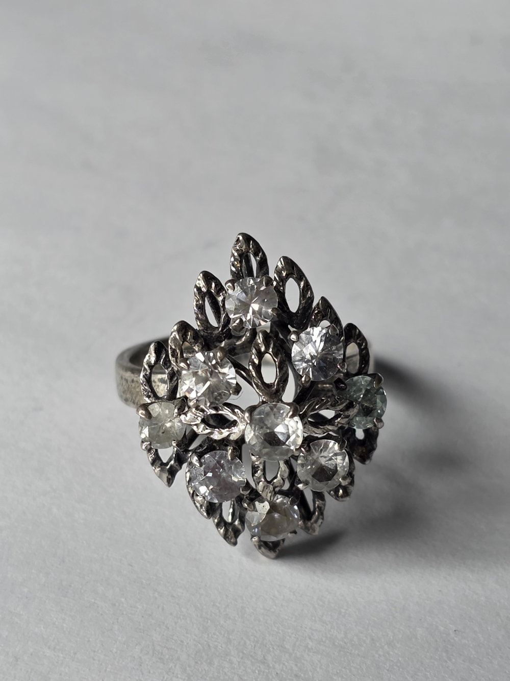 Vintage 950 Sterling Silver Stamped Band Ring Size 7.5 Grey Silver & Rhinestone